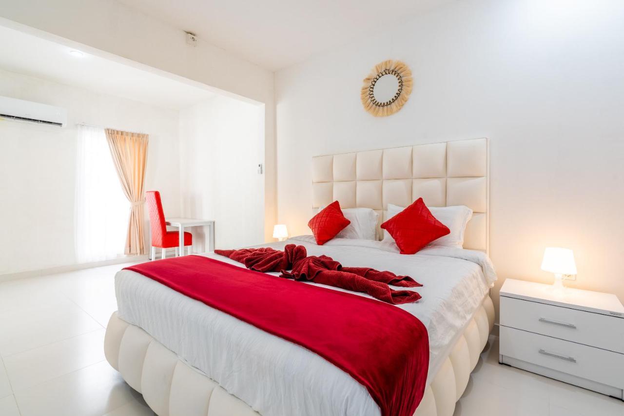 Luxury Minimalist Villa White Angel In Seminyak Exterior photo
