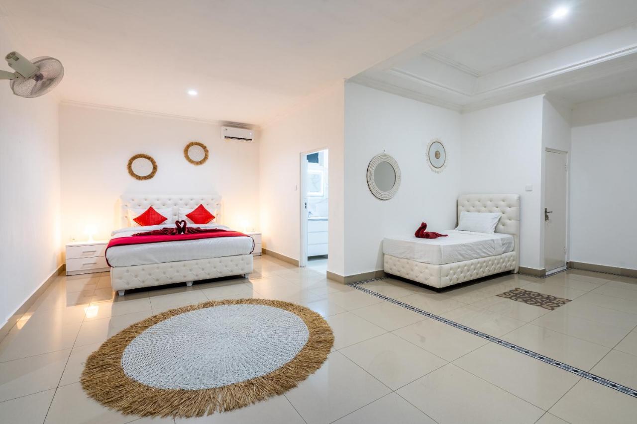 Luxury Minimalist Villa White Angel In Seminyak Exterior photo