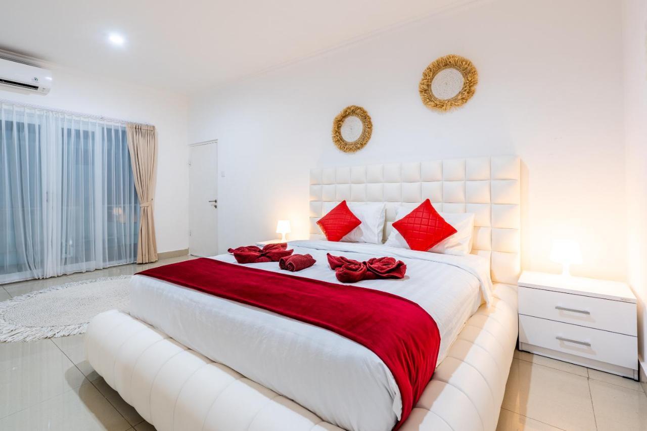 Luxury Minimalist Villa White Angel In Seminyak Exterior photo